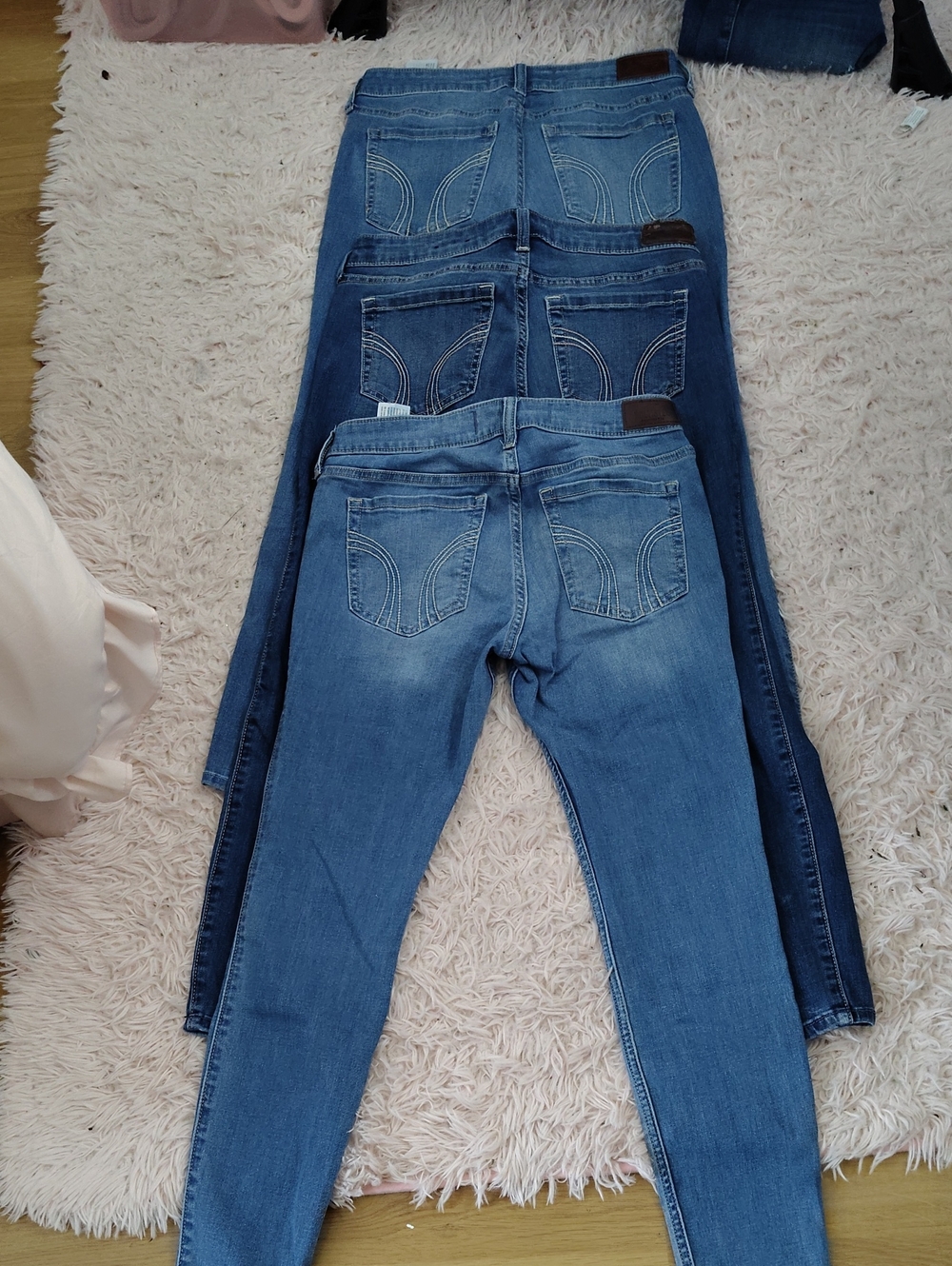 Hollister Light and Dark Blue Skinny Low Rise Jeans 3 Pair Bundle 28